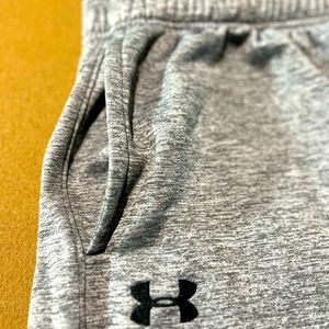 Men’s pre-owned Light Grey Sweatpants. Under Armour Size XL